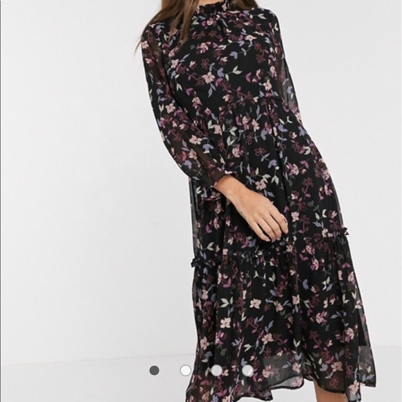 ASOS Dresses & Skirts - BNWT Vero Moda tiered midi dress with high neck
